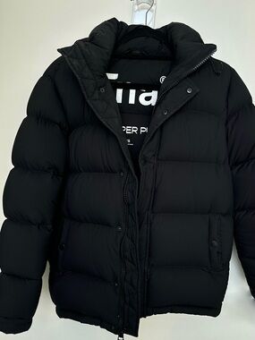 Black Aritzia TNA Super Puff Jacket